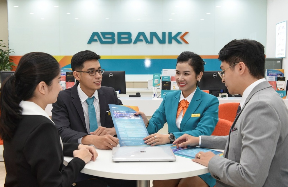 ABBANKが31周年を祝う、意義深いプログラムを続々と展開 - 2