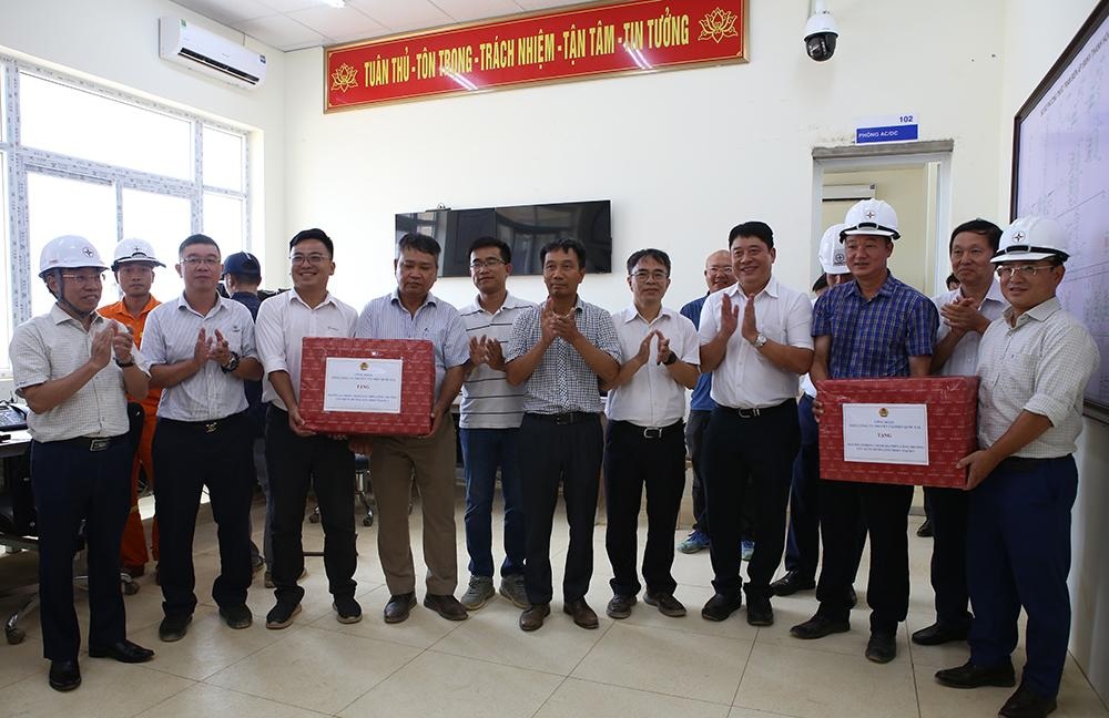 Thanh Hóa - Nam Định 間 500kV 回路 3 送電線送電完了 - 3